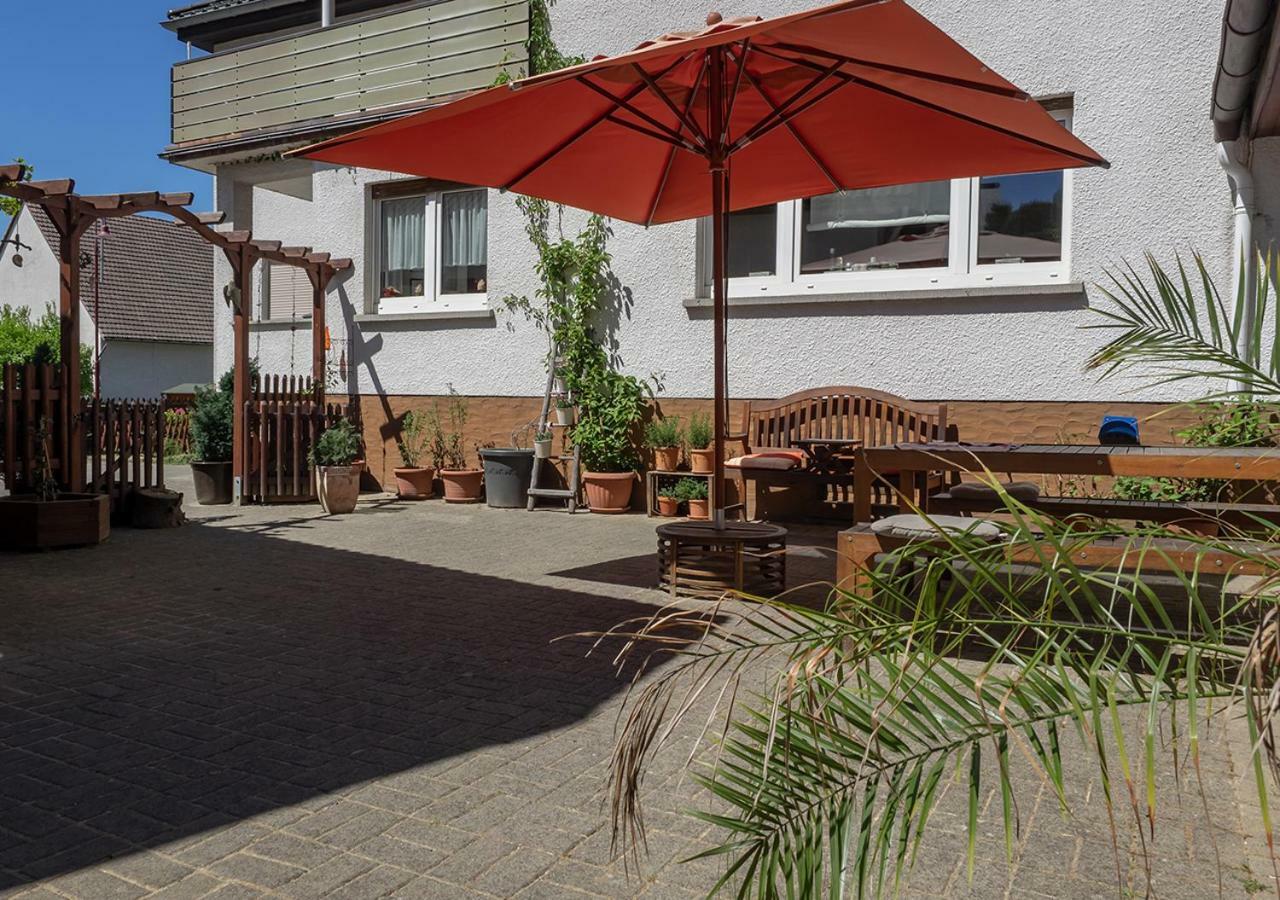 B&B Waldsolms Bagian luar foto