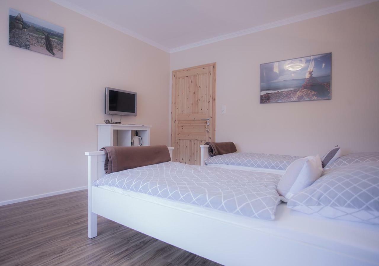B&B Waldsolms Bagian luar foto